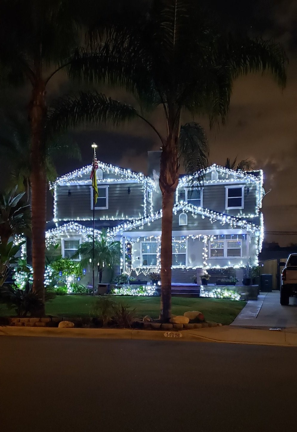 Holiday happenings and other La Mirada news